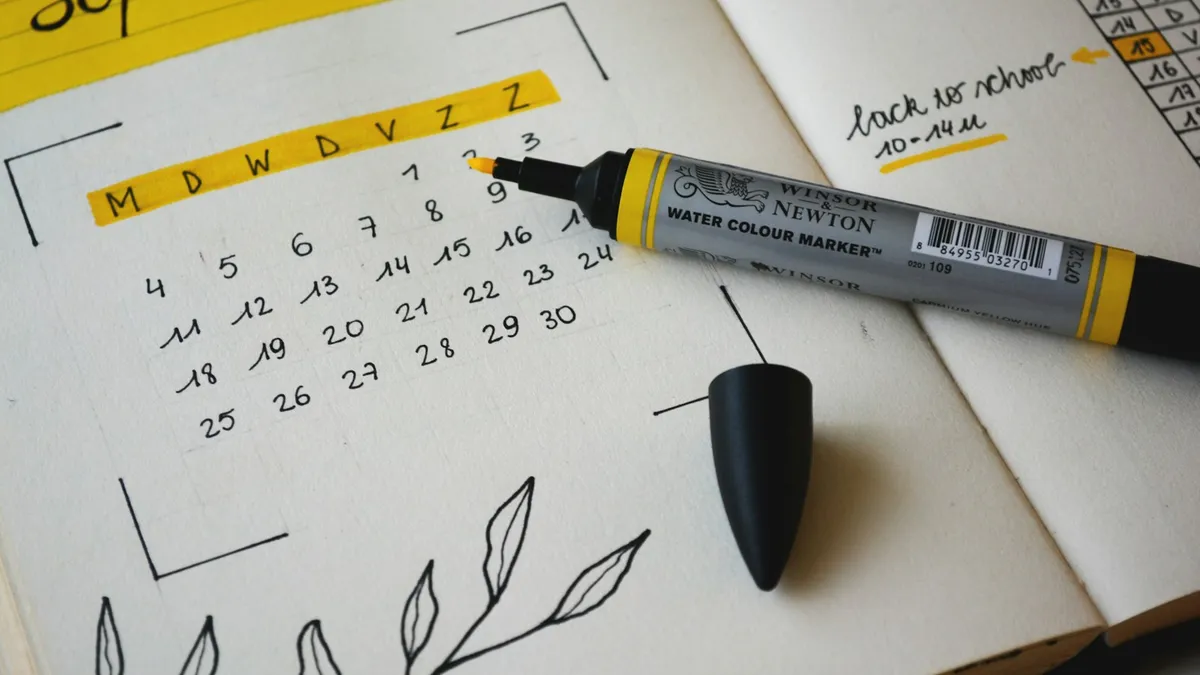 Calendrier mensuel ouvert, support de l'investissement programmé régulier